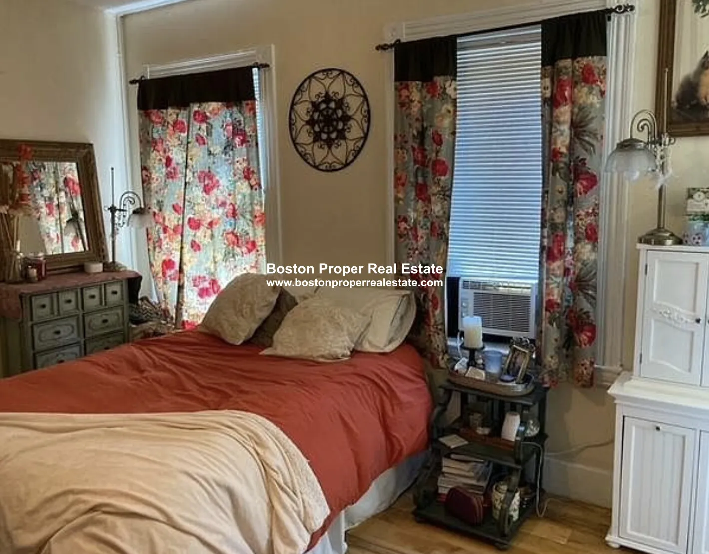 Studio bed, 1 bath apartment for rent at 108 Myrtle St Unit 3, Beacon Hill — photo 2 of 8