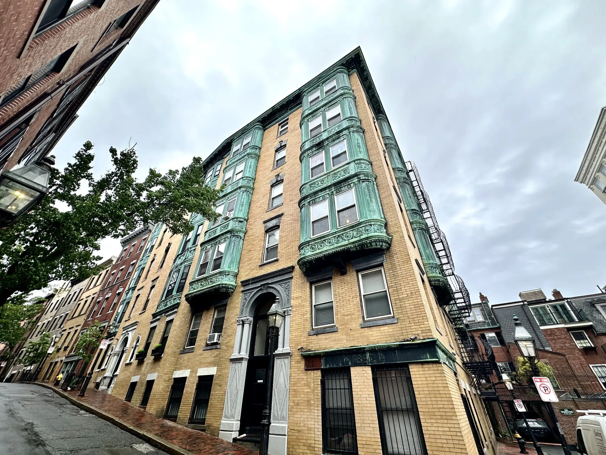 1 bed, 1 bath apartment for rent at 108 Myrtle St Unit 5, Beacon Hill — photo 7 of 8