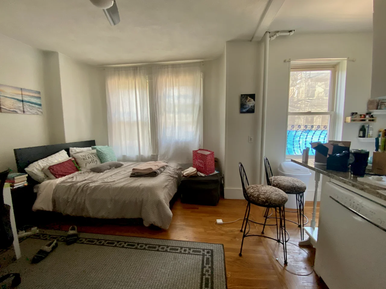 Studio bed, 1 bath apartment for rent at 108 Myrtle St Unit 6, Beacon Hill — photo 3 of 12