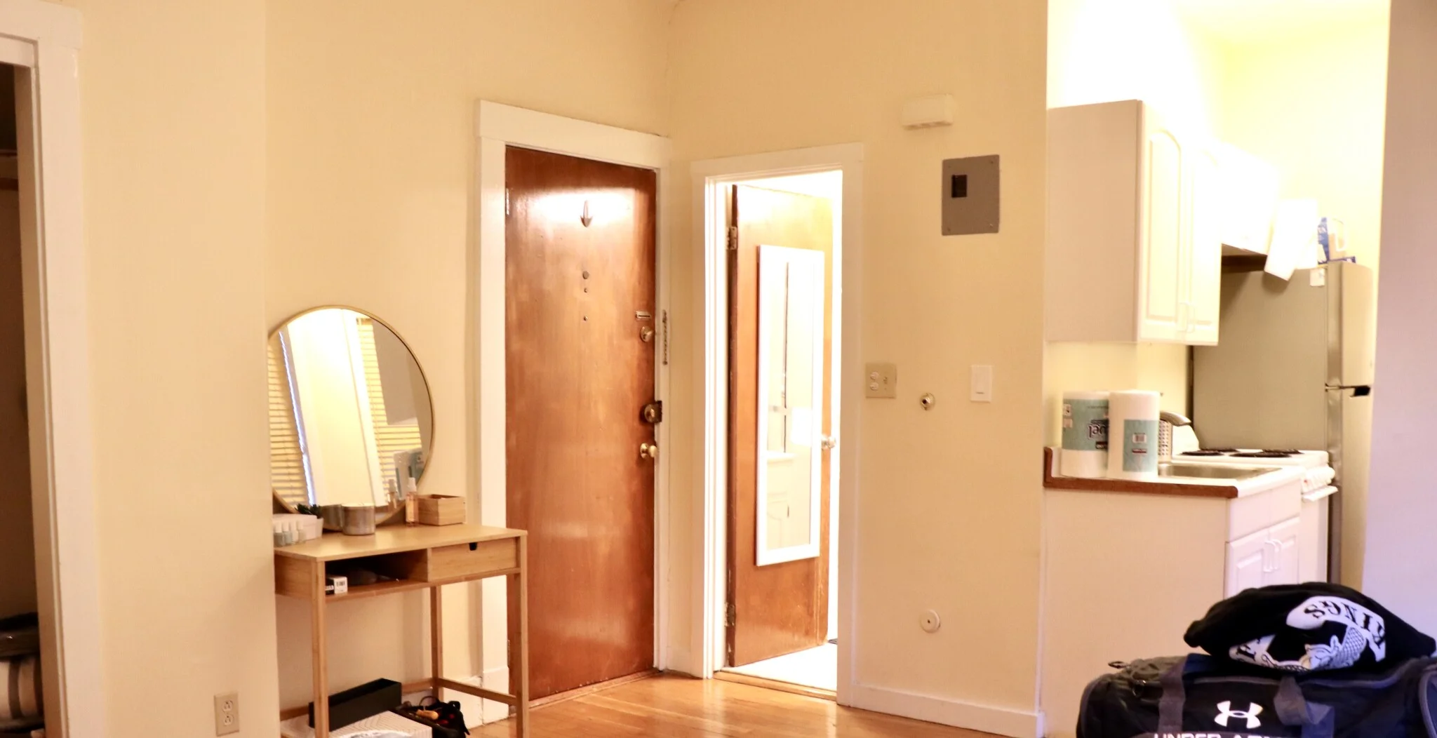 Studio bed, 1 bath apartment for rent at 108 Myrtle St Unit 7, Beacon Hill — photo 3 of 9