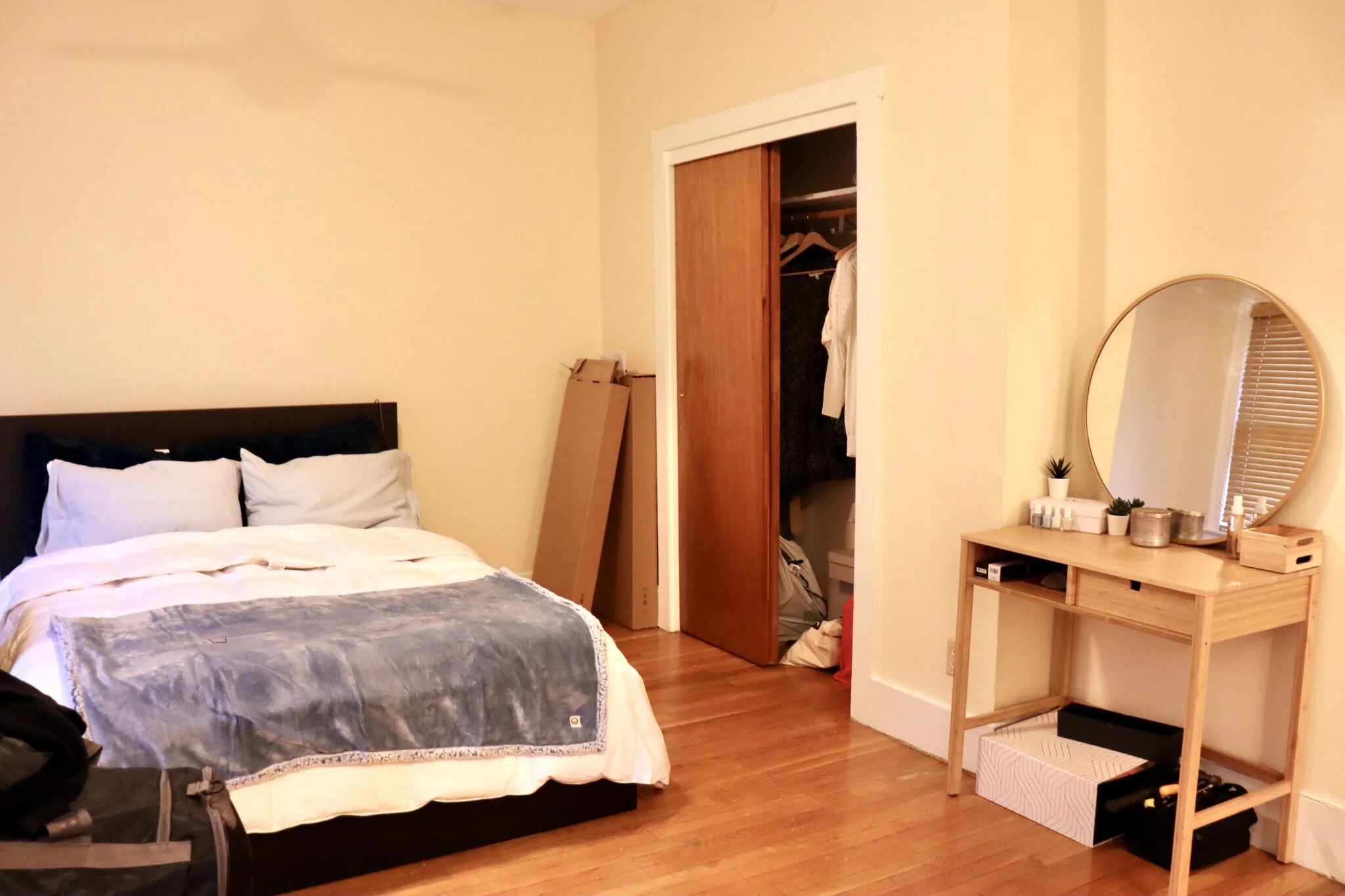 Studio bed, 1 bath apartment for rent at 108 Myrtle St Unit 7, Beacon Hill — photo 2 of 9