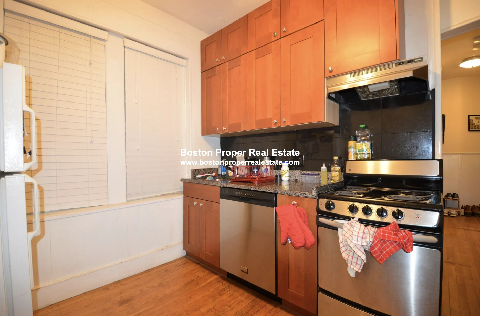 2 bed, 1 bath apartment for rent at 108 Myrtle St Unit 8, Beacon Hill — photo 2 of 10
