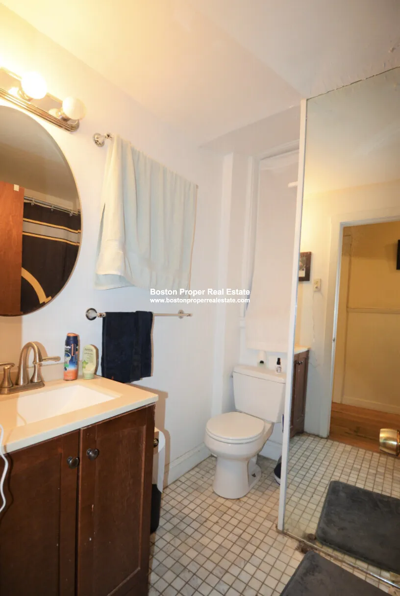 2 bed, 1 bath apartment for rent at 108 Myrtle St Unit 8, Beacon Hill — photo 6 of 10