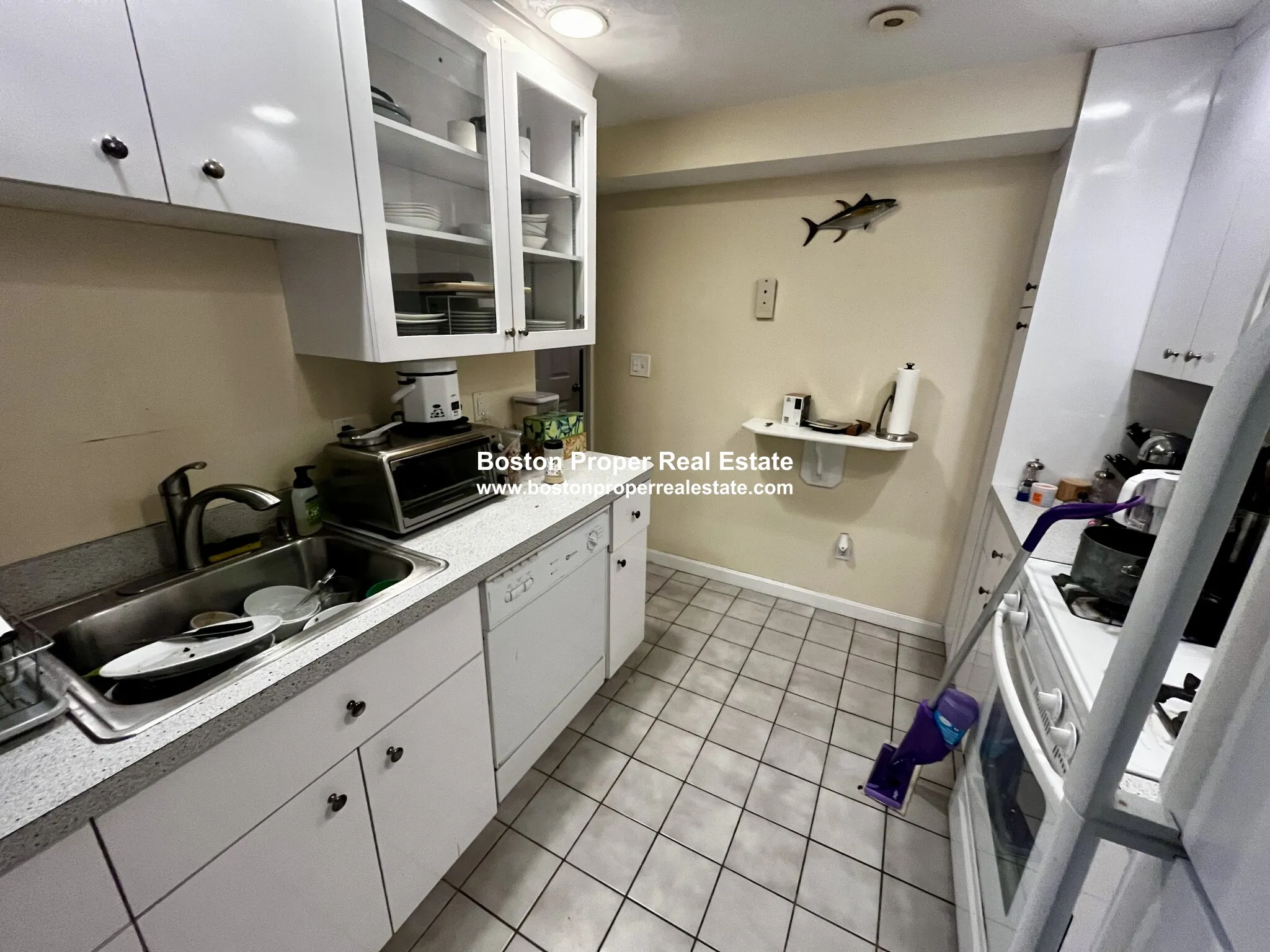 2 bed, 1 bath apartment for rent at 108 Myrtle St Unit A, Beacon Hill — photo 5 of 11