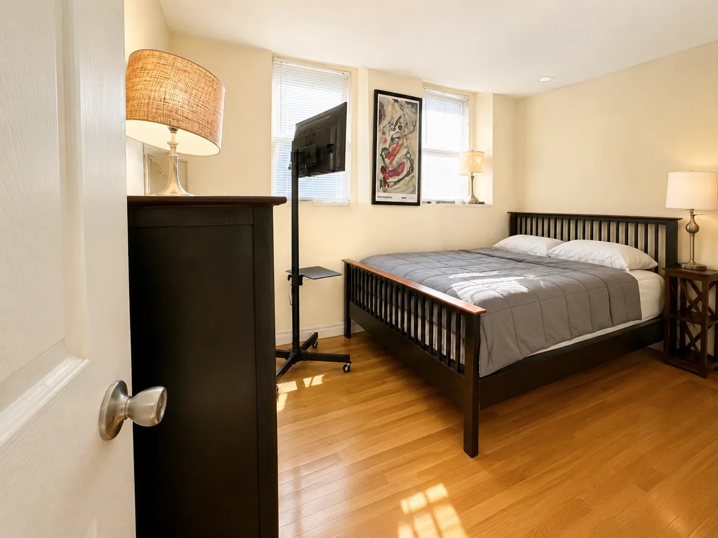 2 bed, 1 bath apartment for rent at 108 Myrtle St Unit A1, Beacon Hill — photo 7 of 13