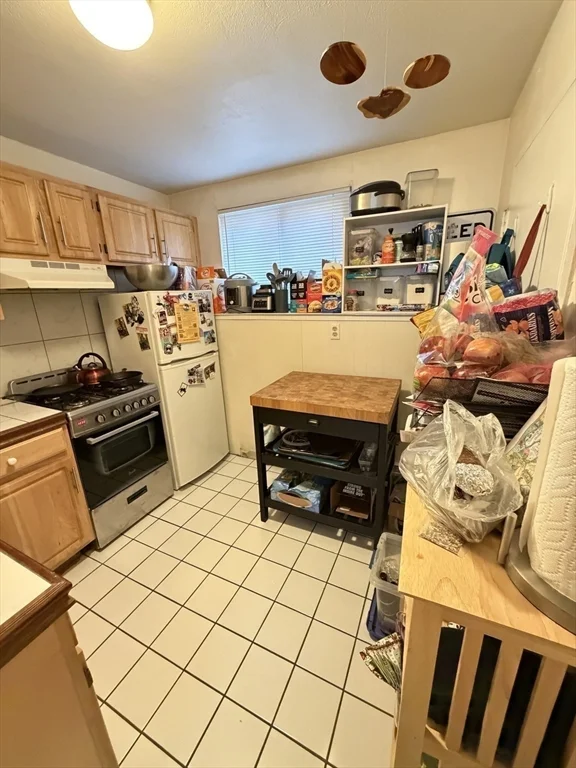 2 bed, 1 bath apartment for rent at 108 Perkins St , Unit 4, Jamaica Plain — photo 3 of 7