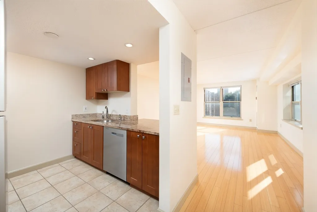 2 bed, 1 bath apartment for rent at 108 Peterborough St Unit 4-G, Fenway — photo 4 of 27