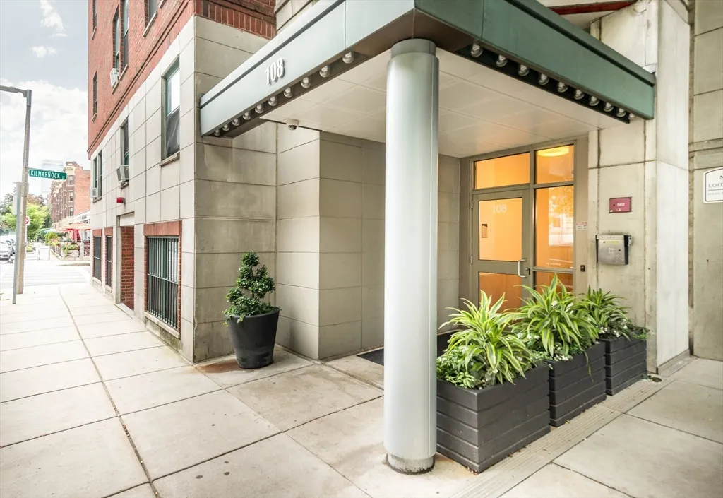 2 bed, 1 bath apartment for rent at 108 Peterborough St Unit 4G, Fenway — photo 2 of 29