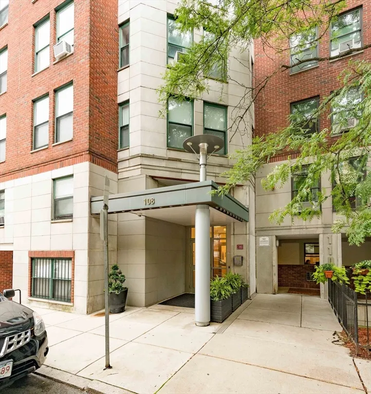 2 bed, 1 bath apartment for rent at 108 Peterborough St Unit 4G, Fenway — photo 1 of 29