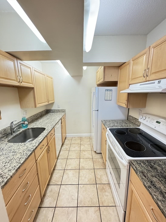 2 bed, 1 bath apartment for rent at 108 Peterborough St Unit 55K, Fenway — photo 3 of 20