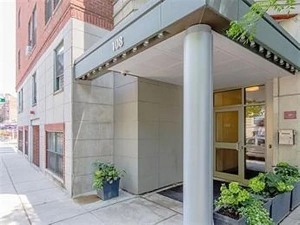 2 bed, 1 bath apartment for rent at 108 Peterborough St Unit 5E, Fenway — photo 2 of 10