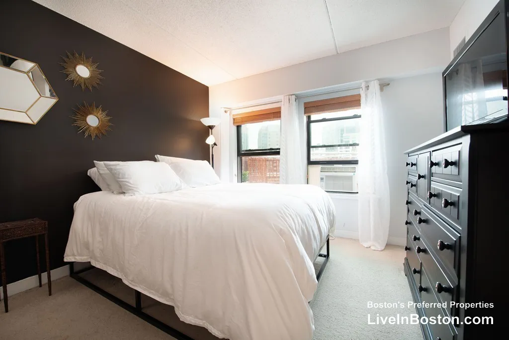 2 bed, 1.5 bath apartment for rent at 108 Peterborough St Unit Phn, Fenway — photo 7 of 17