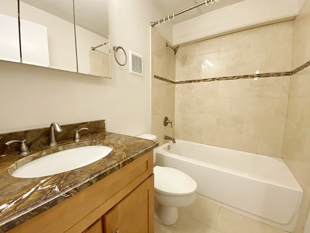 2 bed, 1 bath apartment for rent at 108 Peterborough Unit 3H, Fenway — photo 5 of 18
