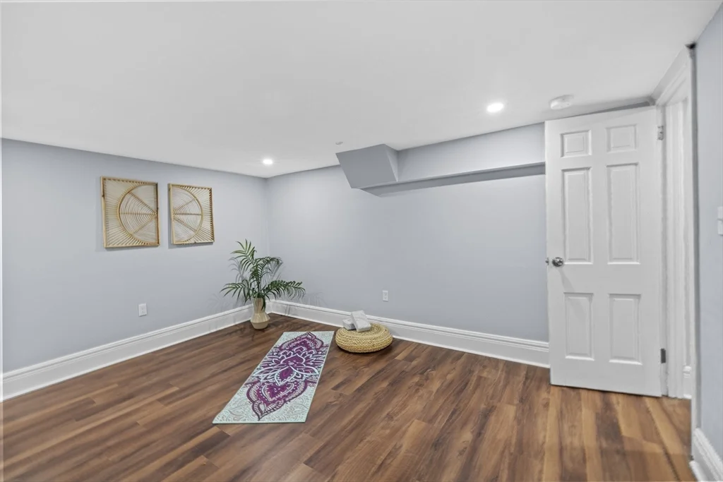 5 bed, 3 bath apartment for rent at 108 Radcliffe Rd, Belmont — photo 30 of 31