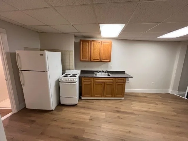 1 bed, 1 bath apartment for rent at 108 S Common St Unit 1R, Lynn — photo 3 of 9