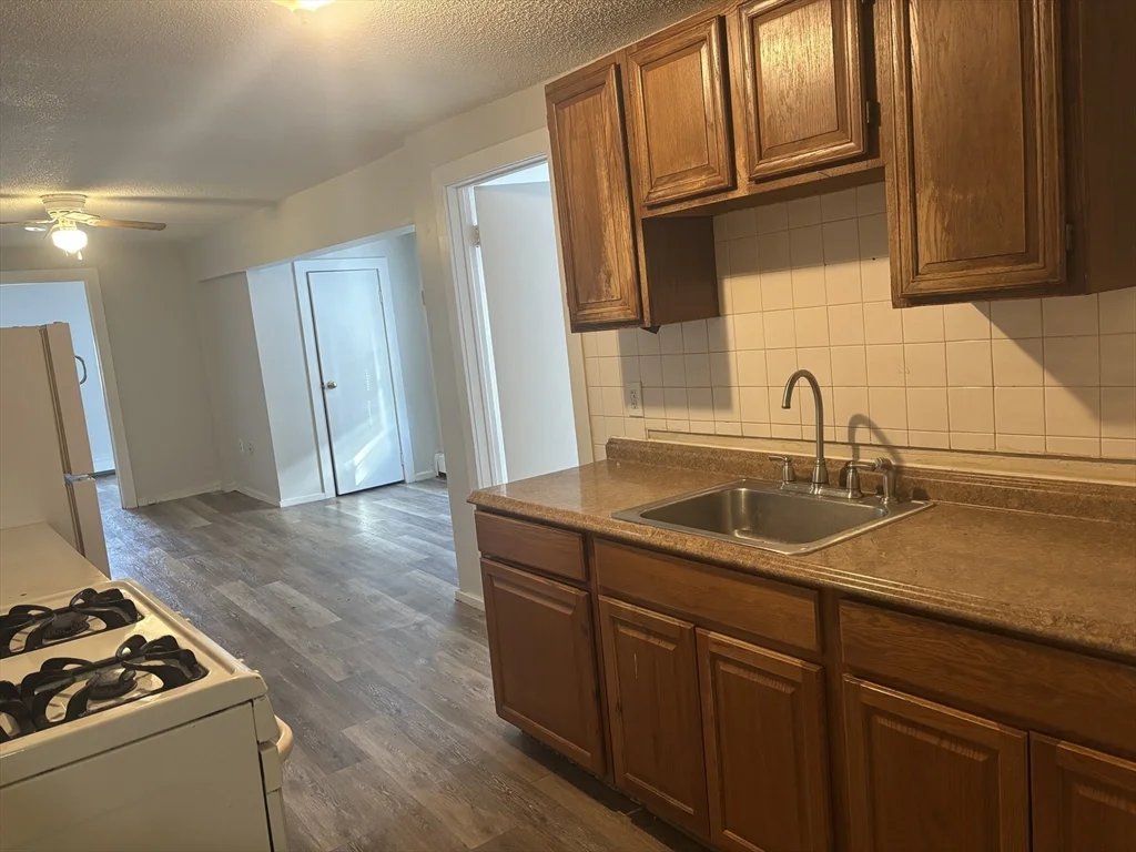 2 bed, 1 bath apartment for rent at 108 S Common St Unit 2L, Lynn — photo 4 of 18