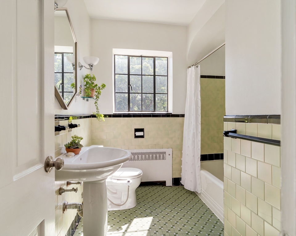 2 bed, 1 bath apartment for rent at 108 Sewall Ave Unit 6, Coolidge Corner — photo 17 of 18