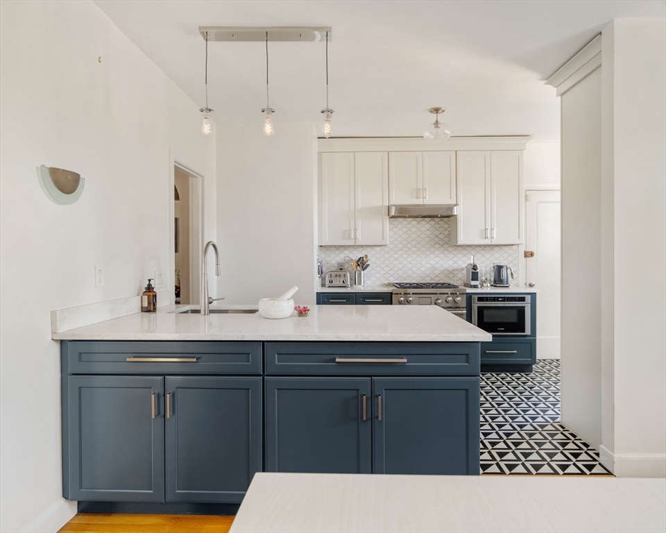 2 bed, 1 bath apartment for rent at 108 Sewall Ave Unit 6, Coolidge Corner — photo 4 of 18