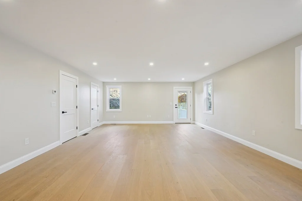 3 bed, 2 bath apartment for rent at 108 Stowe St Unit 108, Fall River — photo 8 of 23