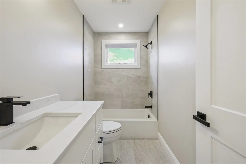 3 bed, 2 bath apartment for rent at 108 Stowe St Unit 108, Fall River — photo 10 of 23
