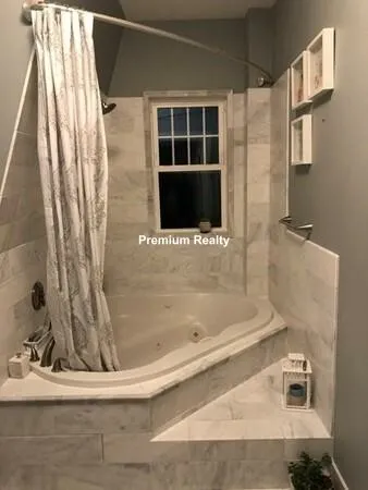 4 bed, 2 bath apartment for rent at 108 Walnut St Unit 108, Nonantum — photo 7 of 8