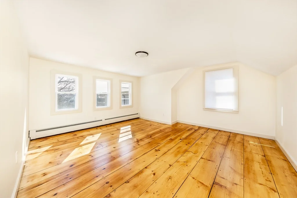 2 bed, 1 bath apartment for rent at 108 Washington St Unit 2, Old Town — photo 4 of 23