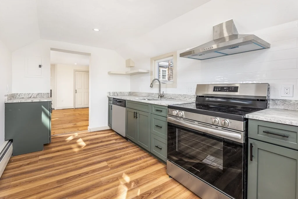 2 bed, 1 bath apartment for rent at 108 Washington St Unit 2, Old Town — photo 1 of 23