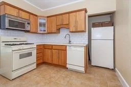 1 bed, 1 bath apartment for rent at 108 Washington St Unit 3rd Fl U11, Brighton — photo 4 of 10