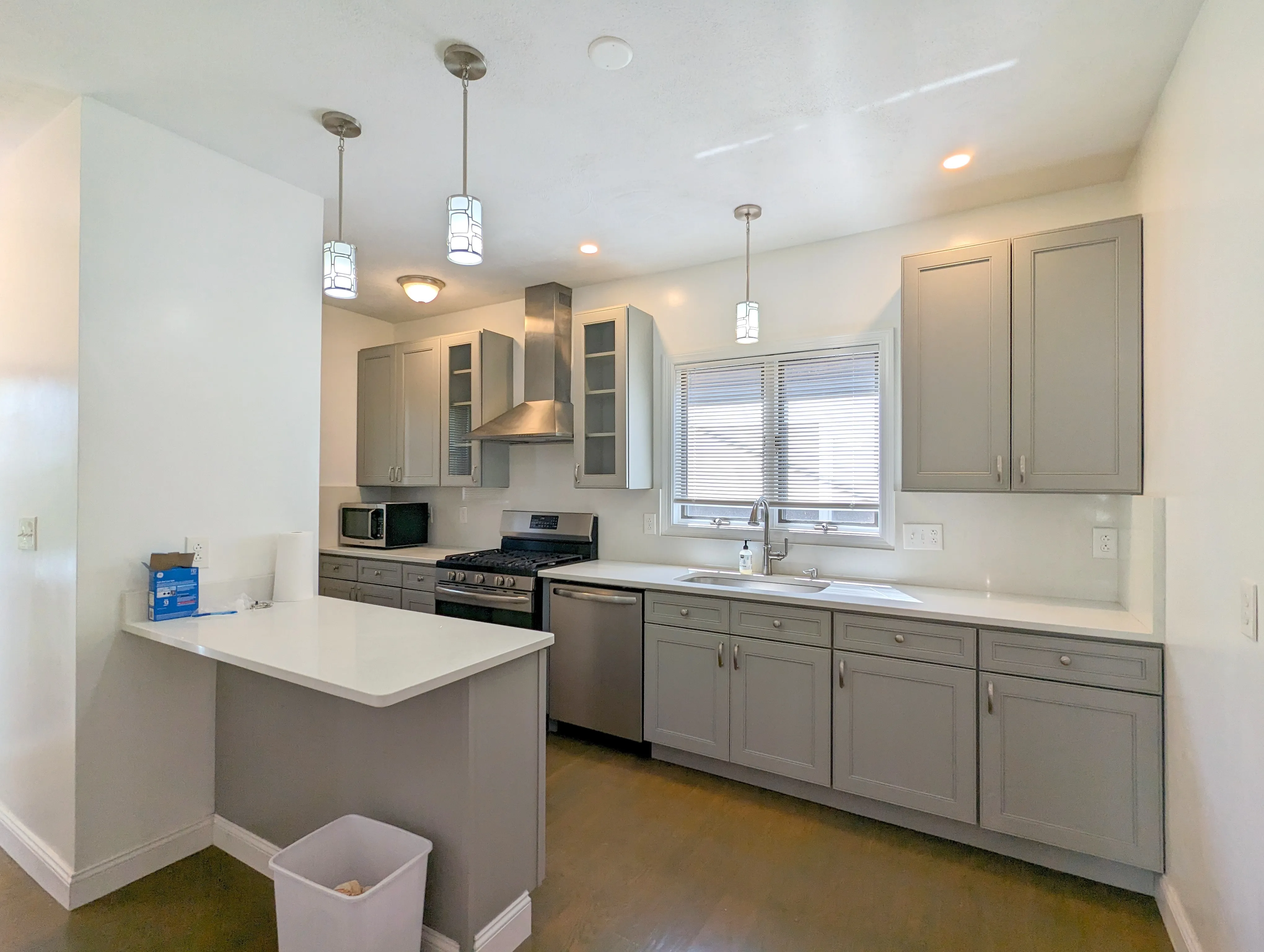 3.5 bed, 1 bath apartment for rent at 108 West Quincy St Unit 108, Teele Square — photo 5 of 27