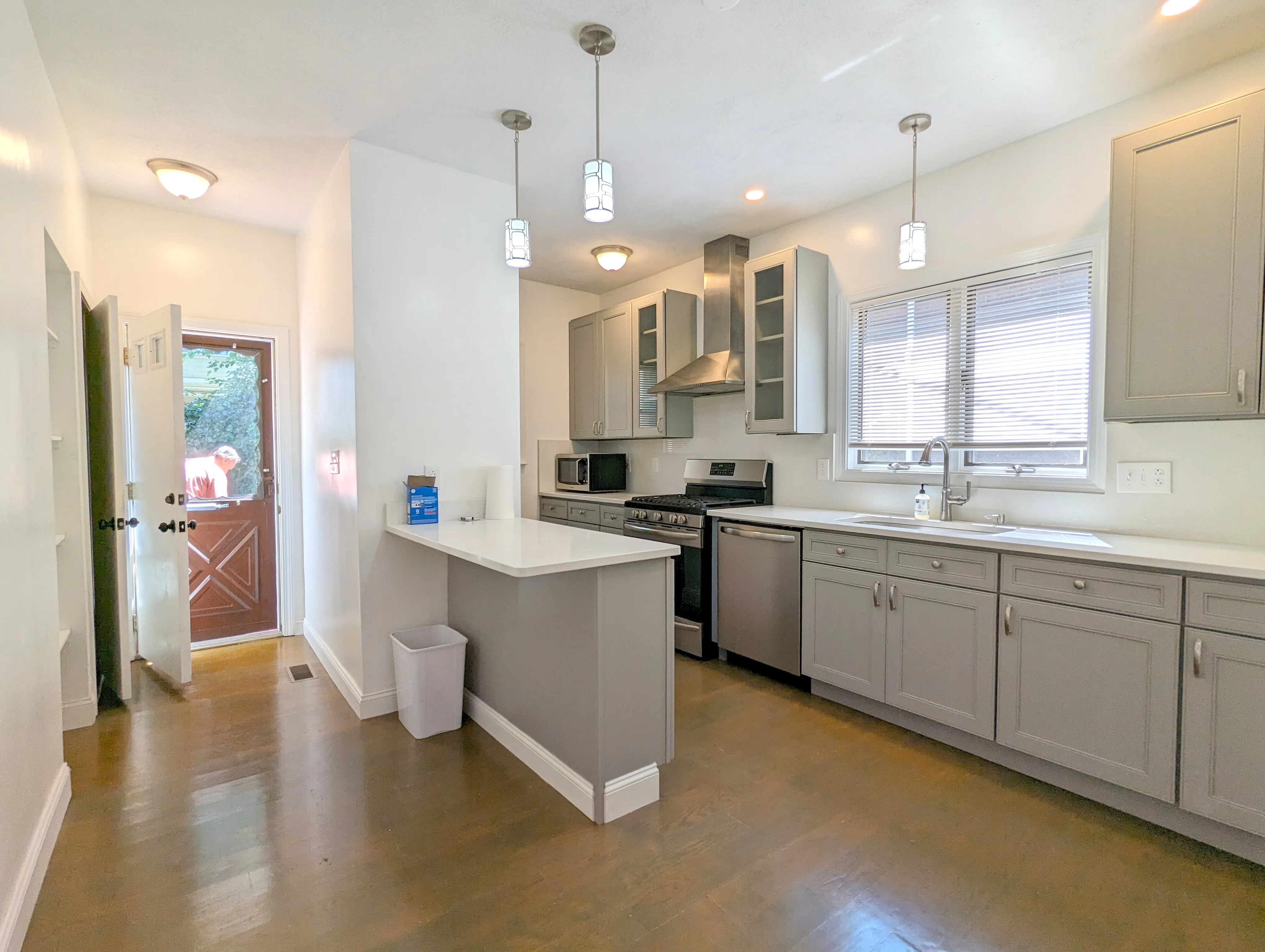 3.5 bed, 1 bath apartment for rent at 108 West Quincy St Unit 108, Teele Square — photo 6 of 27