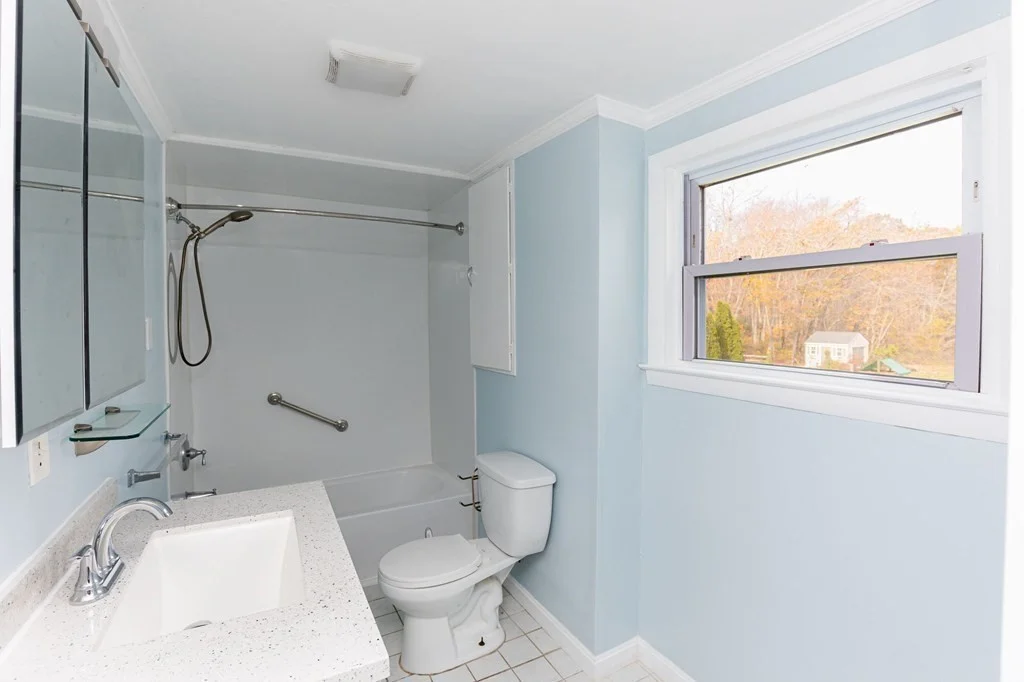 2 bed, 1 bath apartment for rent at 108 Wilmarth Unit 2, Attleboro — photo 6 of 17