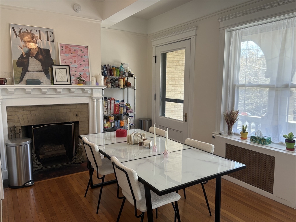 2 bed, 1 bath apartment for rent at 1080 Beacon St Unit 3A, Brookline — photo 2 of 9