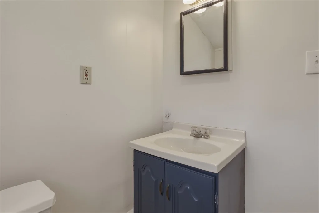 2 bed, 1 bath apartment for rent at 1080 Shirley St Unit 1, Point Shirley — photo 14 of 24