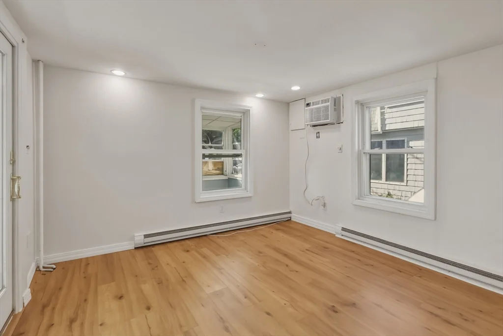 2 bed, 1 bath apartment for rent at 1080 Shirley St Unit 1, Point Shirley — photo 7 of 24