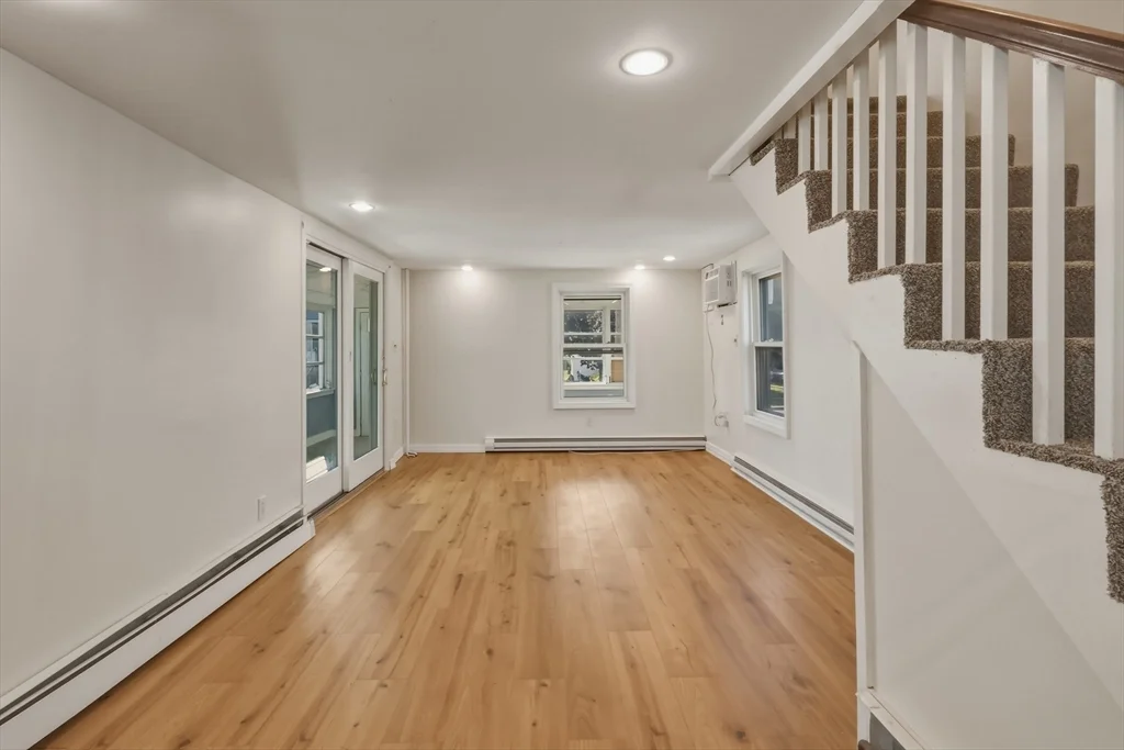 2 bed, 1 bath apartment for rent at 1080 Shirley St Unit 1, Point Shirley — photo 5 of 24