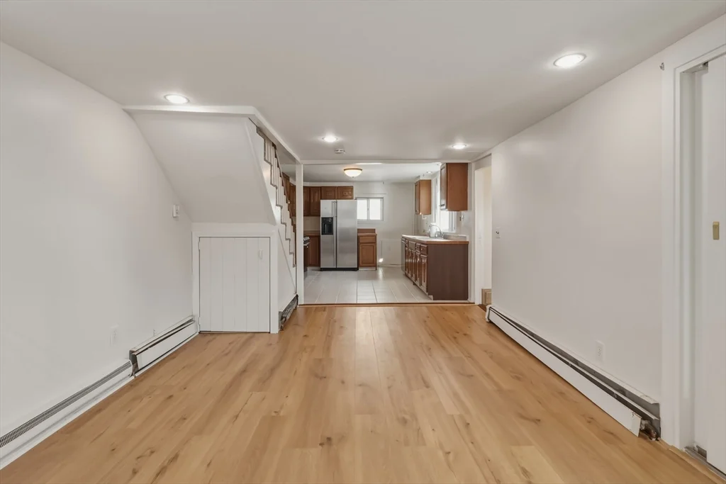 2 bed, 1 bath apartment for rent at 1080 Shirley St Unit 1, Point Shirley — photo 4 of 24