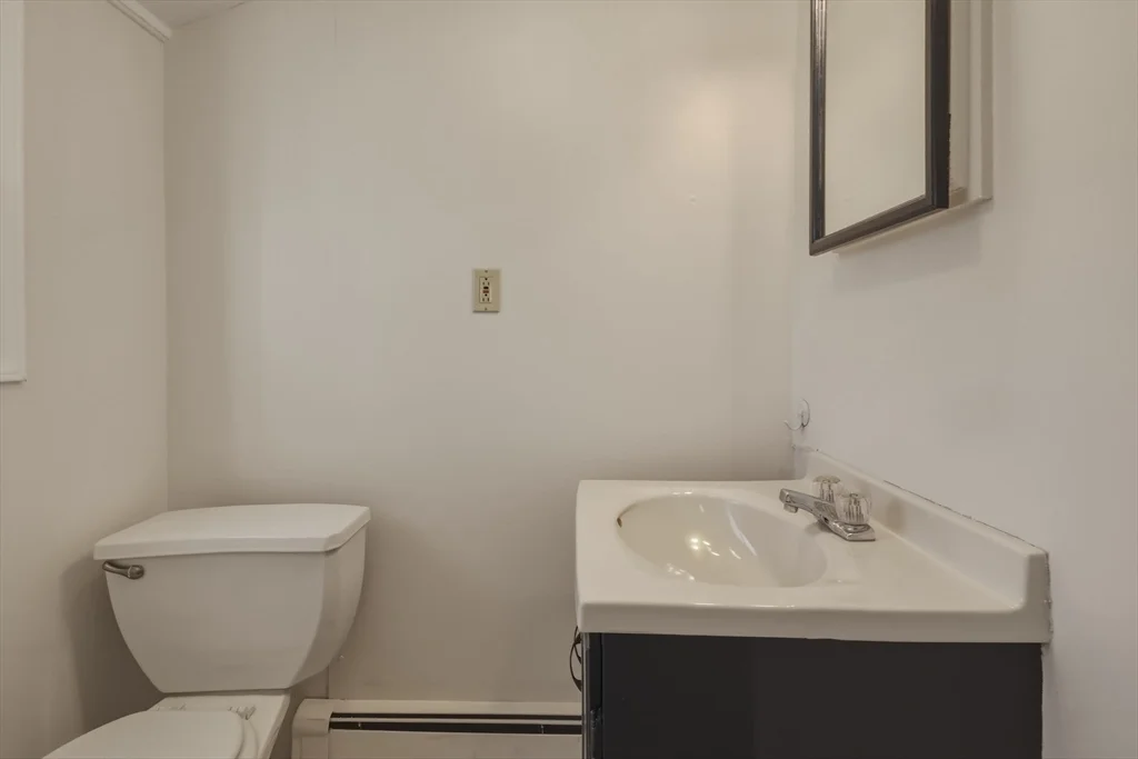 2 bed, 1 bath apartment for rent at 1080 Shirley St Unit 1, Point Shirley — photo 13 of 24