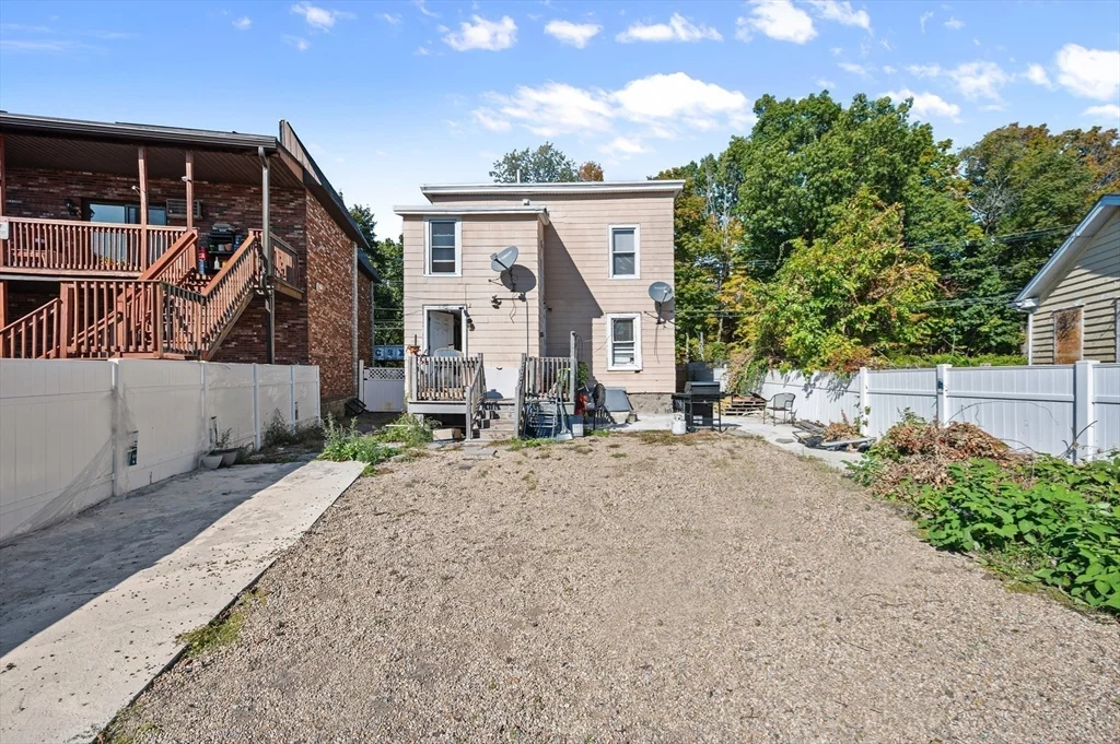 2 bed, 1 bath apartment for rent at 1081 Lawrence St Unit 2, Lowell — photo 9 of 9