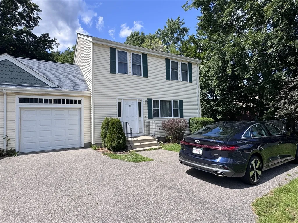 3 bed, 3 bath apartment for rent at 1081 Main St Unit 1081, Walpole — photo 1 of 4