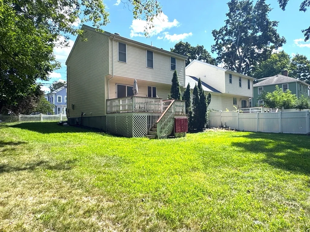 3 bed, 3 bath apartment for rent at 1081 Main St Unit 1081, Walpole — photo 3 of 4