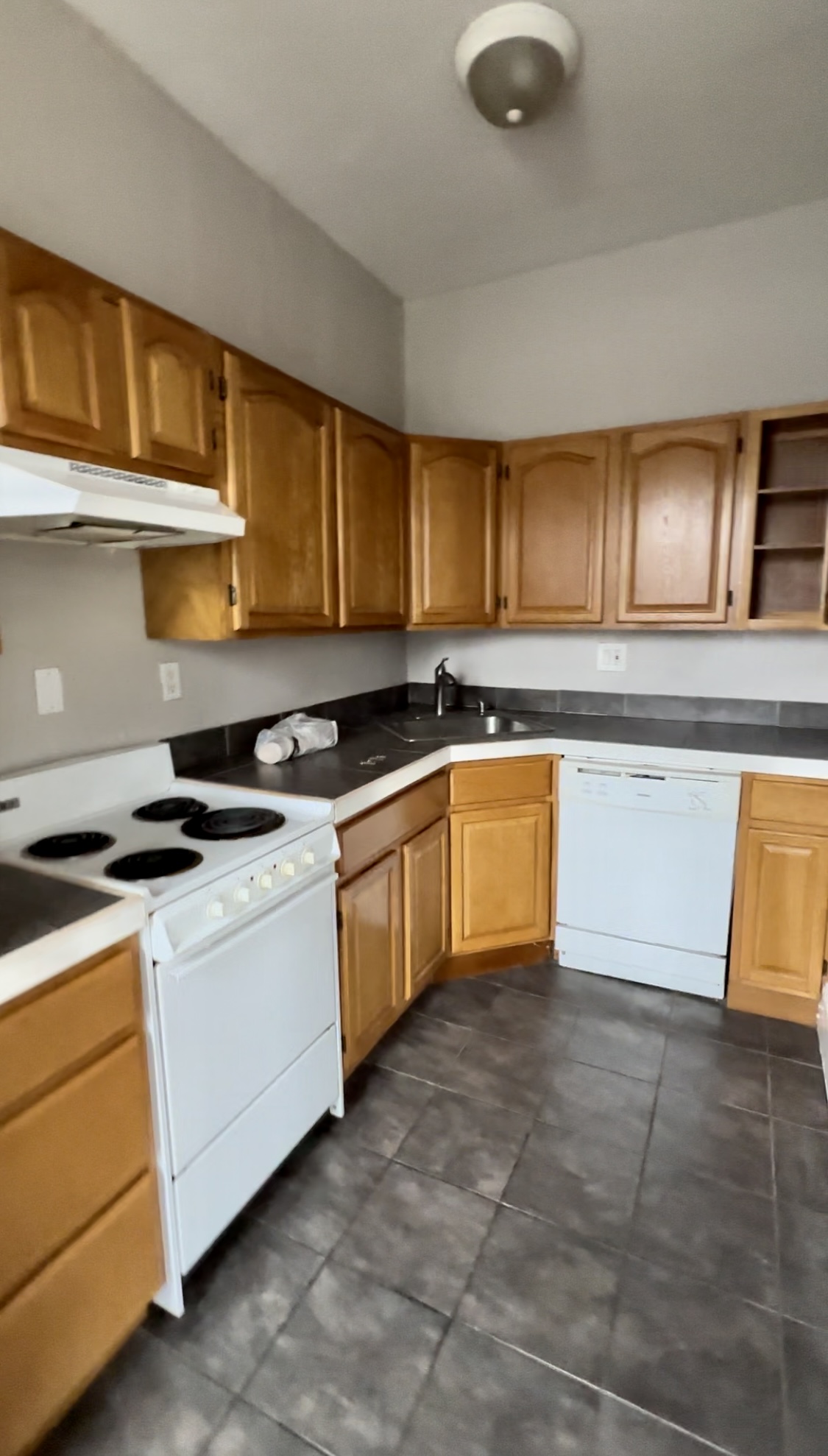 1 bed, 1 bath apartment for rent at 1082 Commonwealth Ave Unit 106, Brighton — photo 2 of 10