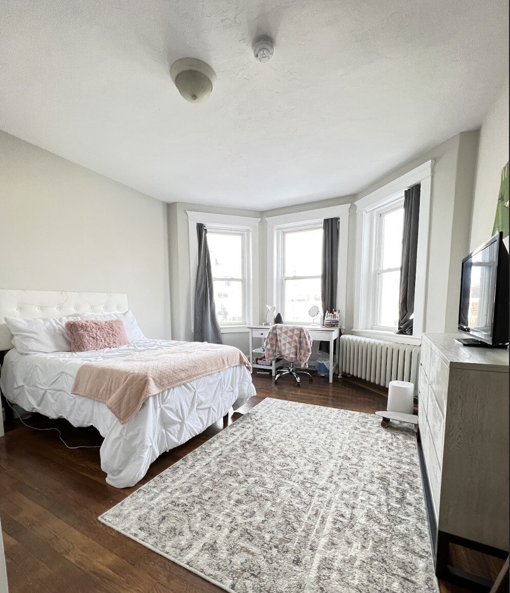 1 bed, 1 bath apartment for rent at 1082 Commonwealth Ave Unit 206, Brighton — photo 2 of 13