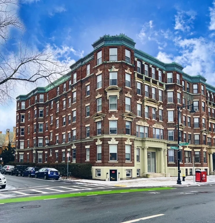 2 bed, 1 bath apartment for rent at 1082 Commonwealth Ave Unit 302E, Allston — photo 7 of 7