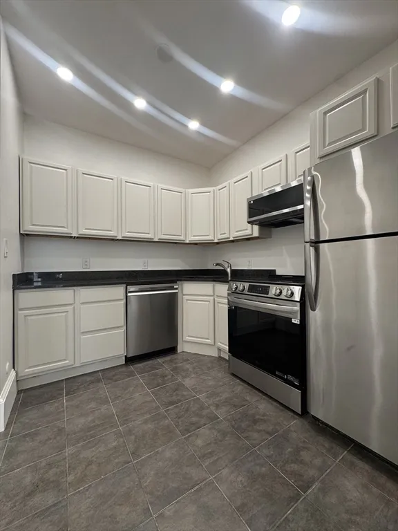 2 bed, 1 bath apartment for rent at 1082 Commonwealth Ave Unit 303, Allston — photo 2 of 9