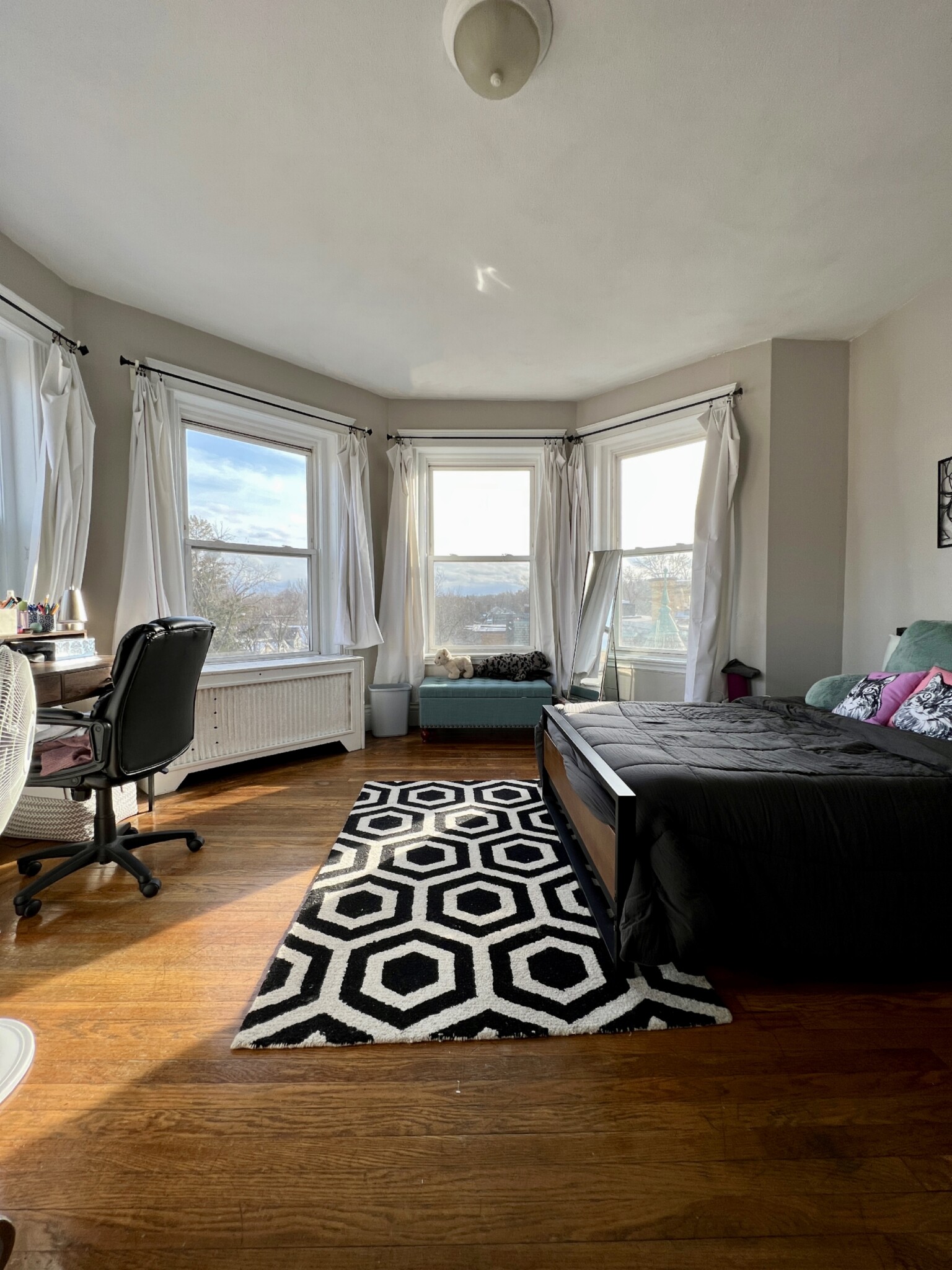 1 bed, 1 bath apartment for rent at 1082 Commonwealth Ave Unit 402, Brighton — photo 2 of 7