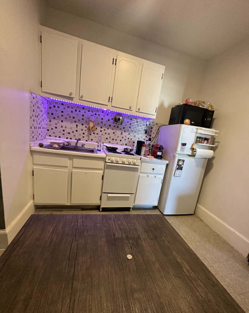 1 bed, 1 bath apartment for rent at 1082 Commonwealth Ave Unit 506, Brighton — photo 5 of 6