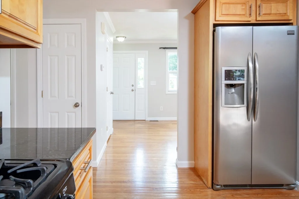 3 bed, 1 bath apartment for rent at 1083 Main St Unit 1083, Walpole — photo 12 of 31