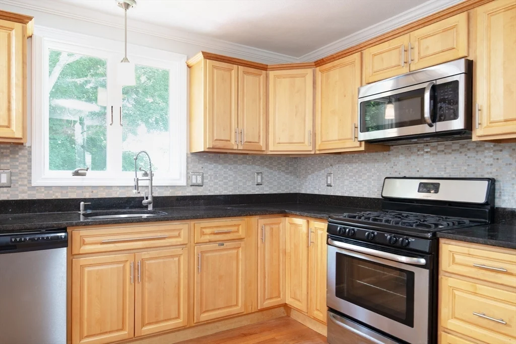 3 bed, 1 bath apartment for rent at 1083 Main St Unit 1083, Walpole — photo 13 of 31