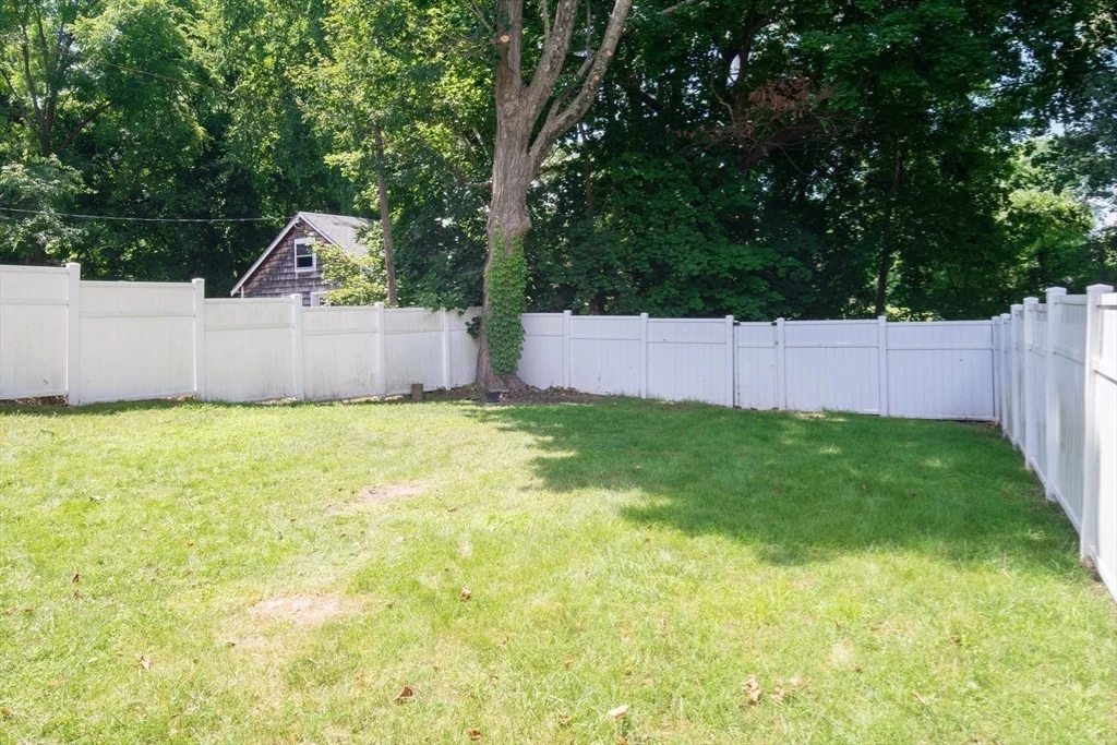 3 bed, 1 bath apartment for rent at 1083 Main St Unit 1083, Walpole — photo 27 of 31