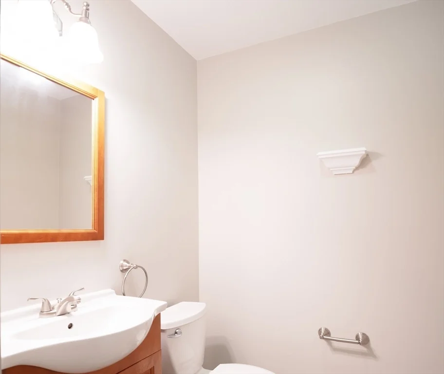 3 bed, 1 bath apartment for rent at 1083 Main St Unit 1083, Walpole — photo 14 of 31
